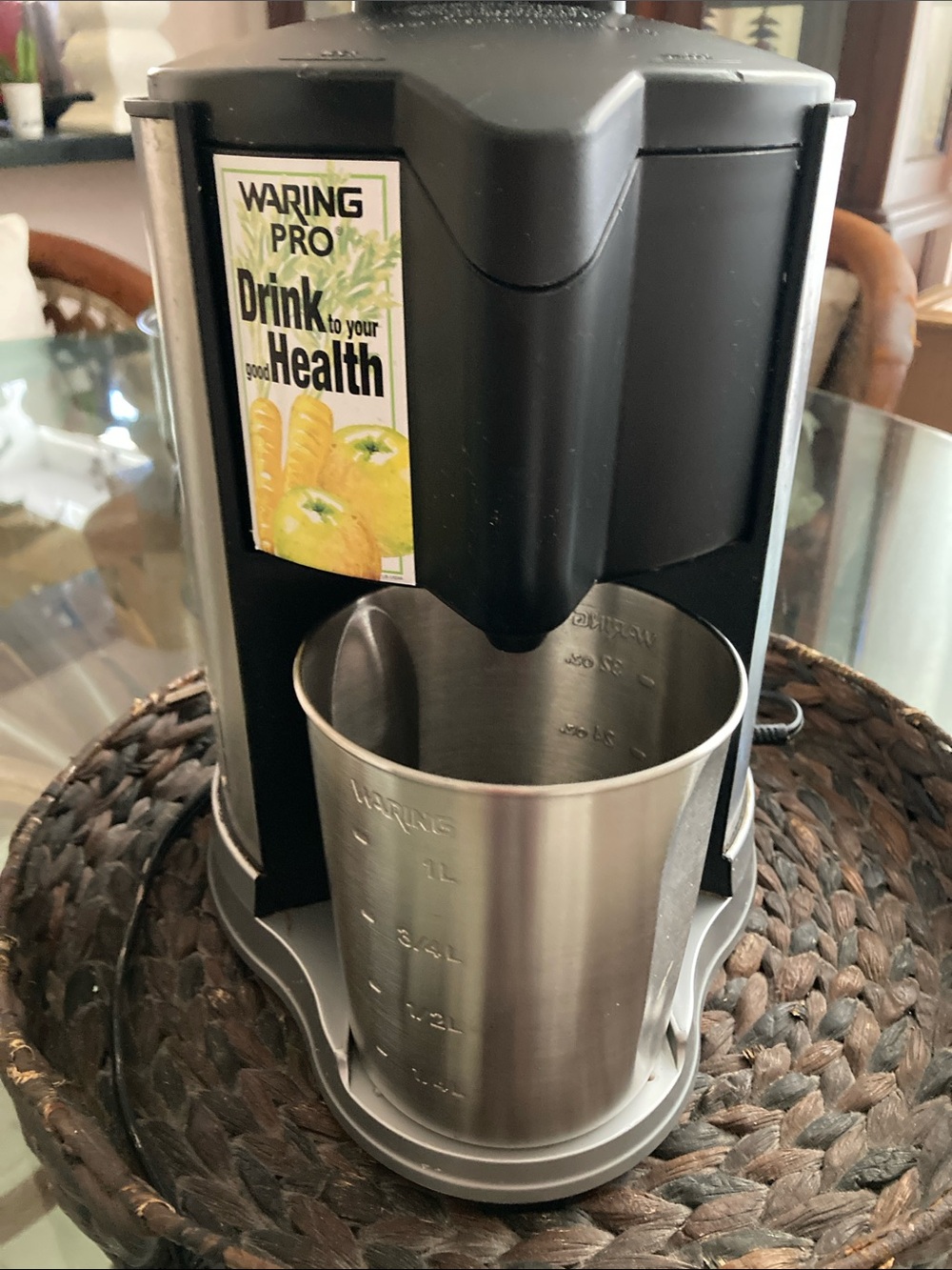 Waring Pro Juice Extractor - Black with Stainless Steel Cup